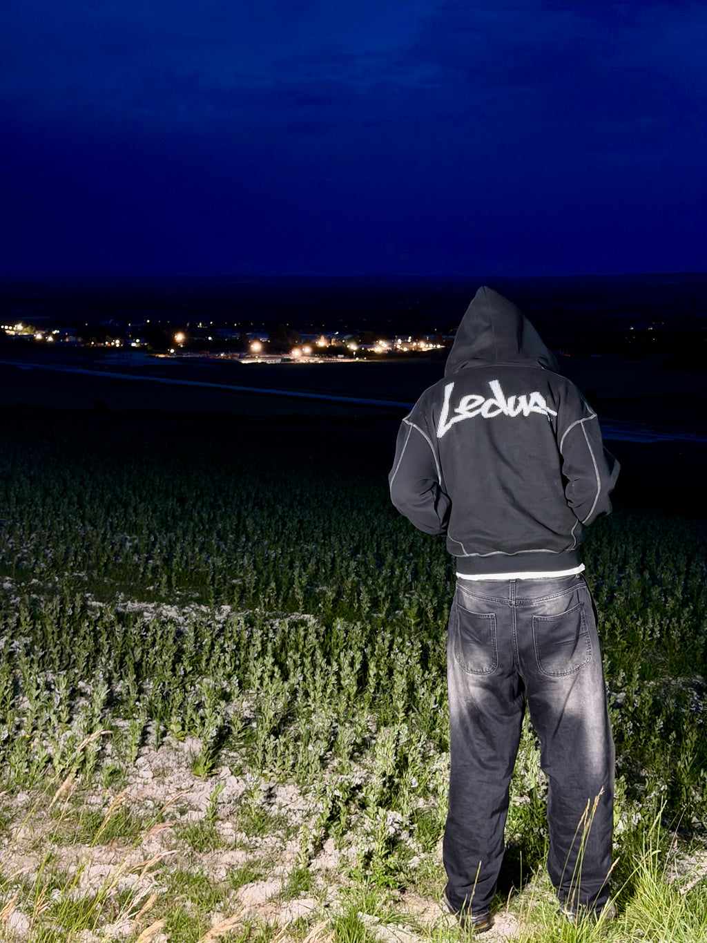 LEDUA ZIP UP HOODIE (BLACK)